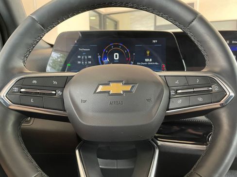 Used 2025 Chevrolet Equinox LT image 27