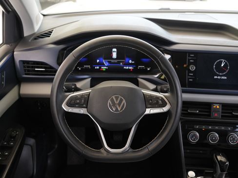 Certified 2023 Volkswagen Taos SE w/ Black Wheel Package FWD image 27