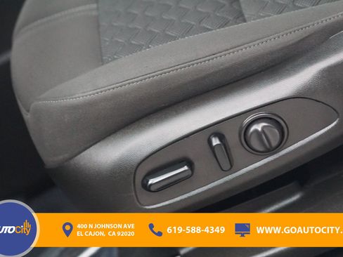 Used 2021 Chevrolet Blazer LT FWD image 17