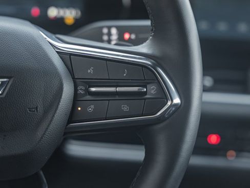 Used 2025 Chevrolet Equinox LT image 29