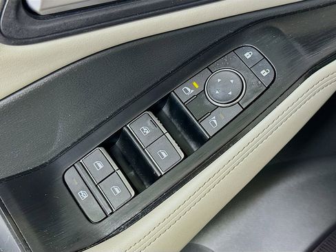 Used 2023 Nissan Rogue SL image 15