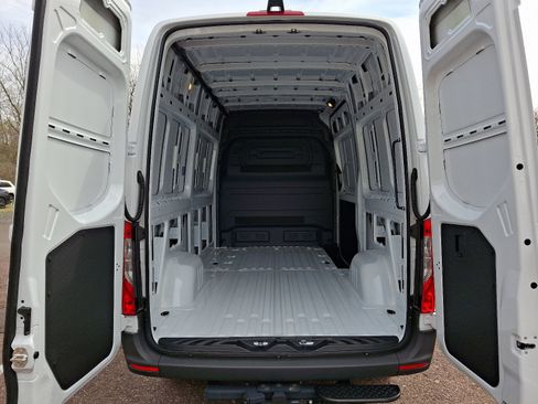 New 2025 Mercedes-Benz Sprinter 2500 image 19