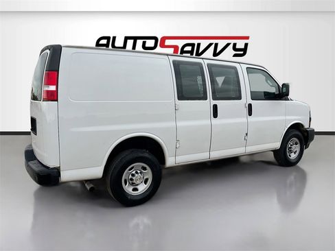Used 2024 Chevrolet Express 2500 w/ Driver Convenience Package image 7
