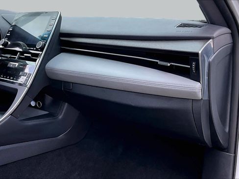 Used 2019 Toyota Avalon Limited FWD image 19