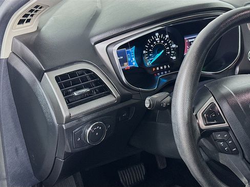 Used 2017 Ford Fusion SE image 17