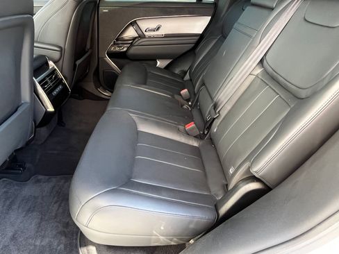 Used 2025 Land Rover Range Rover Sport SE image 13