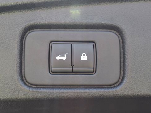 Used 2025 Nissan Pathfinder SL FWD image 54
