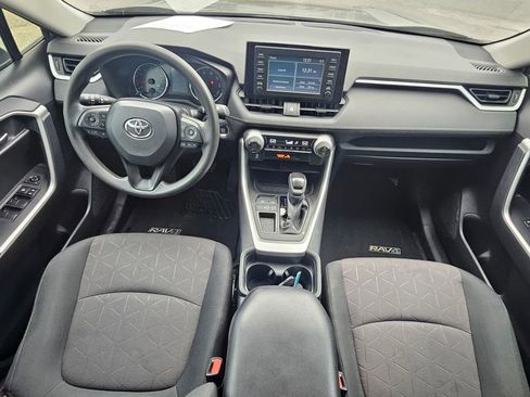 Used 2019 Toyota RAV4 XLE image 8