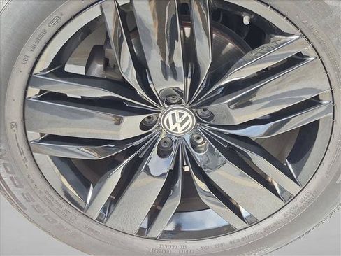 Used 2018 Volkswagen Atlas SEL Premium AWD/4WD image 27