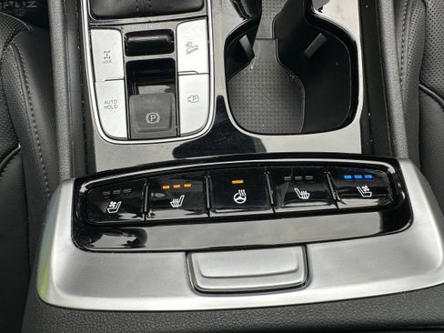 Used 2023 Hyundai Santa Cruz Limited image 32