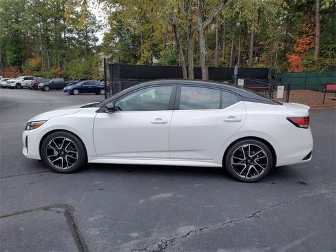 Certified 2024 Nissan Sentra SR image 9