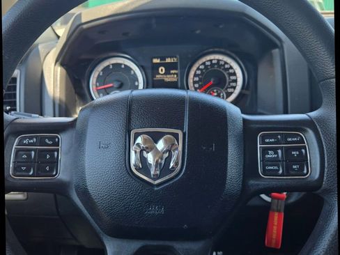 Used 2018 RAM 1500 Express image 21