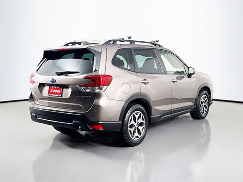 Used 2023 Subaru Forester Premium image 5