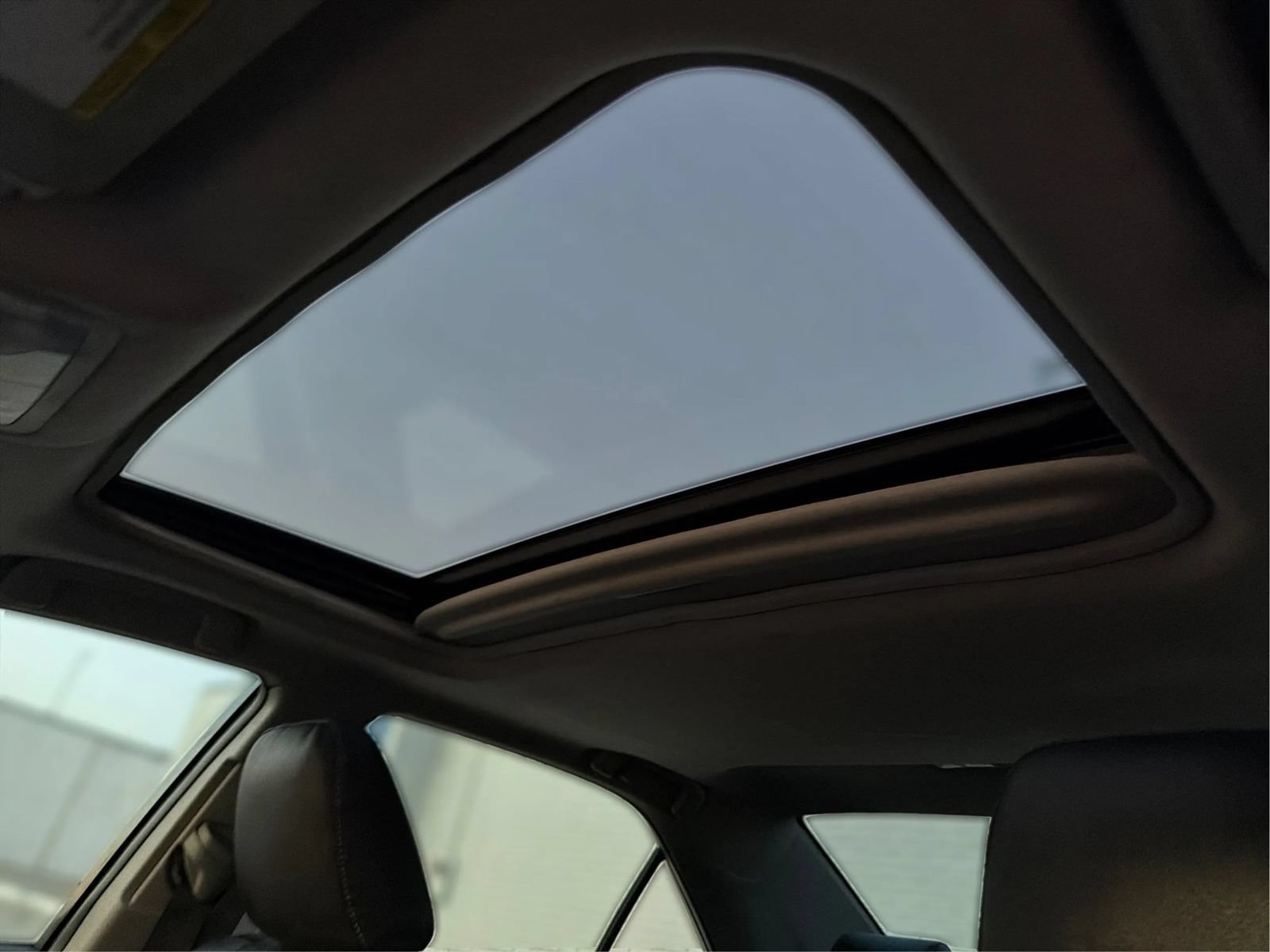 Used 2012 Toyota Camry SE FWD image 24