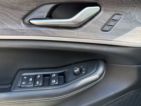 Used 2023 Jeep Grand Cherokee Limited w/ Luxury Tech Group II image 20