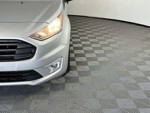 Used 2019 Ford Transit Connect XLT FWD image 9