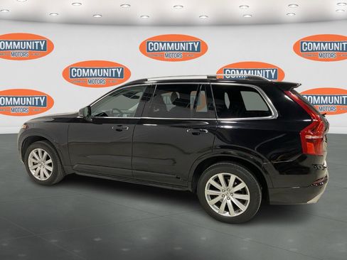 Used 2017 Volvo XC90 T6 Momentum w/ Vision Package image 4