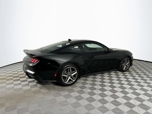 Used 2025 Ford Mustang Coupe RWD image 7