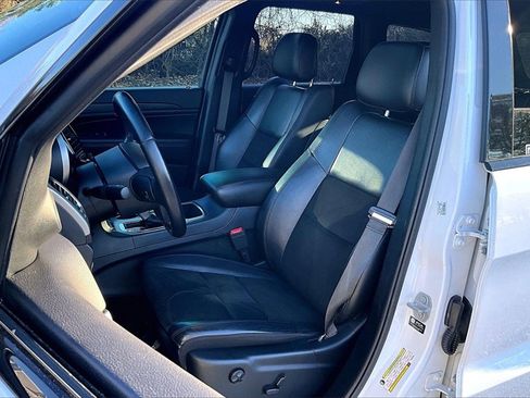 Used 2021 Jeep Grand Cherokee Laredo X image 19