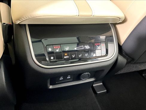 Used 2025 Nissan Armada Platinum Reserve w/ Convenience Package AWD/4WD image 25