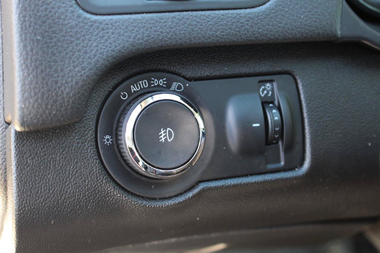 Used 2013 Buick Regal Premium FWD image 19