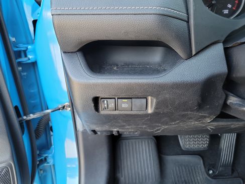 Used 2019 Toyota RAV4 LE FWD image 24