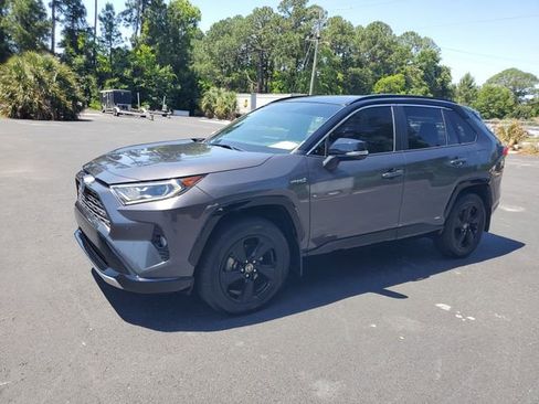 Used 2020 Toyota RAV4 XSE AWD/4WD image 3