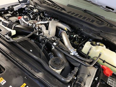 Used 2024 Ford F350 Lariat w/ Chrome Package image 33