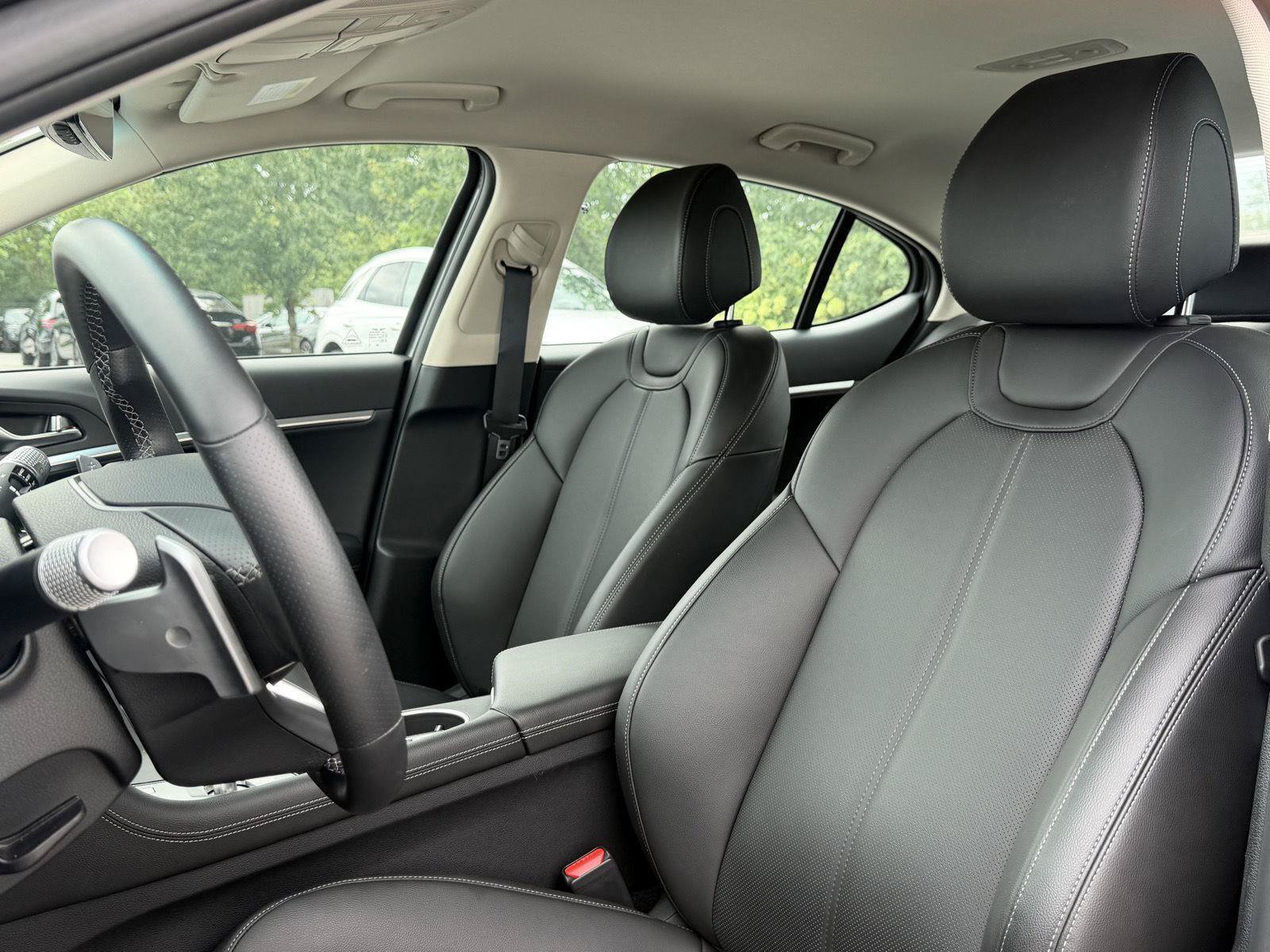 Used 2026 Genesis G70 2.5T RWD image 30