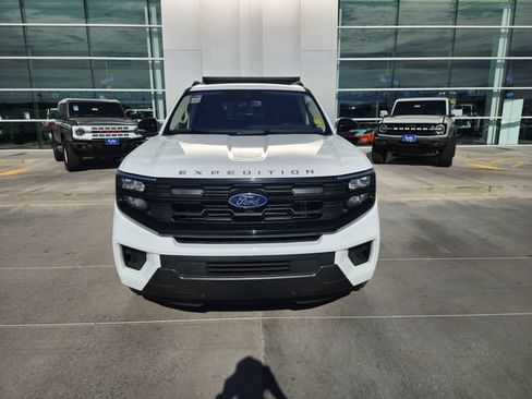 Certified 2025 Ford Expedition Active RWD image 3