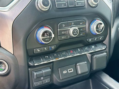 Used 2021 GMC Sierra 1500 SLT image 16