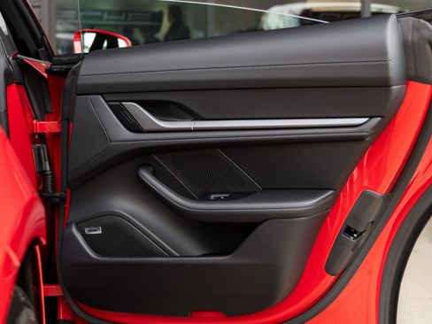 Certified 2025 Porsche Taycan AWD/4WD image 38