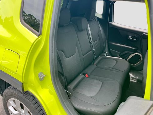 Used 2017 Jeep Renegade Latitude w/ Popular Equipment Group FWD image 25