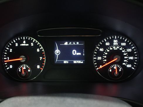 Used 2017 Kia Sorento AWD w/ LX Convenience Package image 13