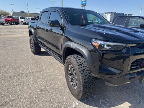 Used 2023 Chevrolet Colorado ZR2 w/ ZR2 Convenience Package III AWD/4WD image 2
