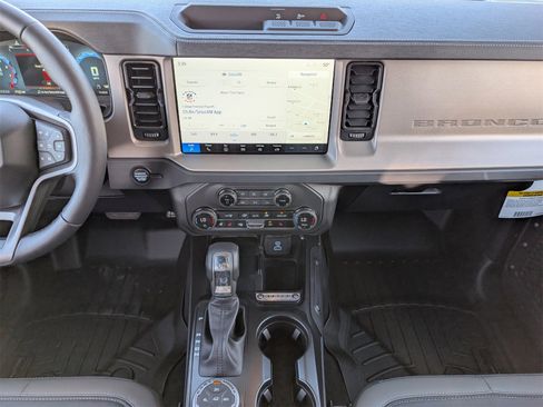 New 2025 Ford Bronco Outer Banks image 7