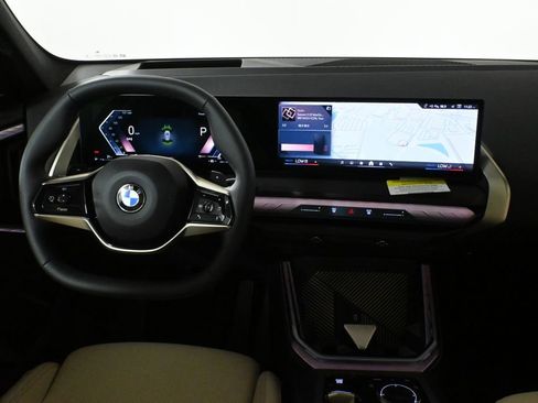 Used 2025 BMW X3 xDrive30i w/ Premium Package image 17