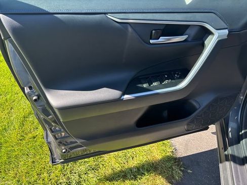 Used 2021 Toyota RAV4 XSE w/ Carpet Mat Package (TMS) AWD/4WD image 11