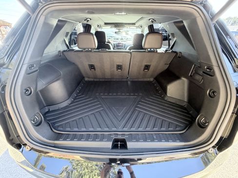 Used 2022 Chevrolet Equinox RS w/ RS Leather Package image 4