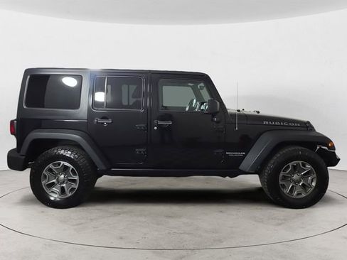 Used 2015 Jeep Wrangler Unlimited Rubicon w/ Connectivity Group AWD/4WD image 6
