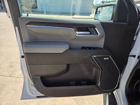 Used 2022 GMC Sierra 1500 SLT w/ SLT Premium Package image 11