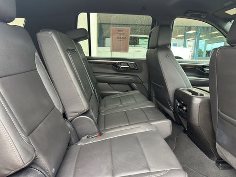 Used 2025 Chevrolet Suburban Z71 AWD/4WD image 34