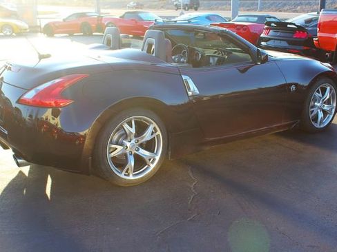 Used 2010 Nissan 370Z Touring w/ Sport Pkg image 32