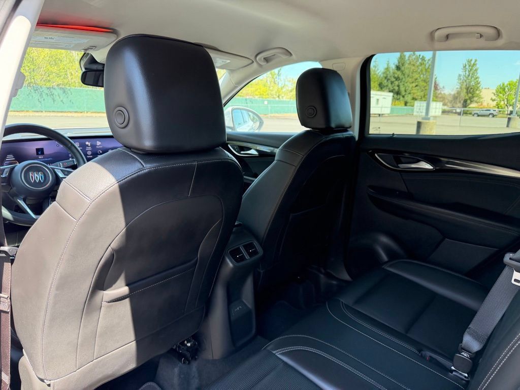 Used 2024 Buick Envision Preferred AWD/4WD image 33