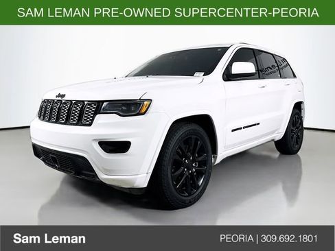 Used 2022 Jeep Grand Cherokee Laredo X image 3
