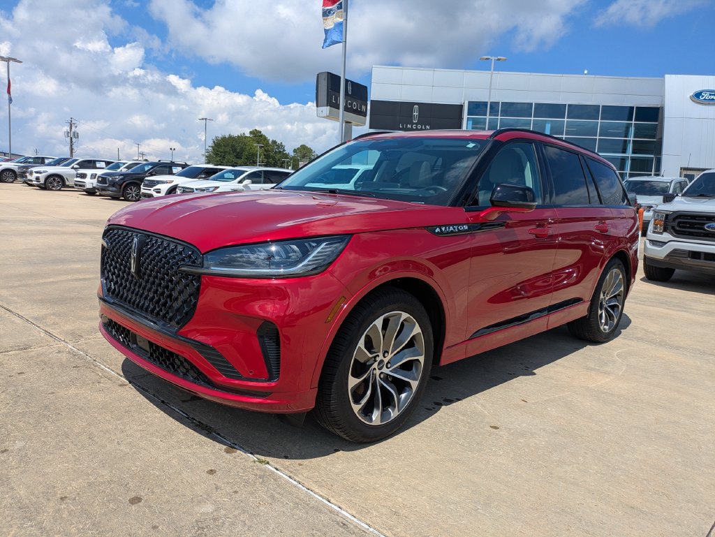 Used 2026 Lincoln Aviator 2WD image 1