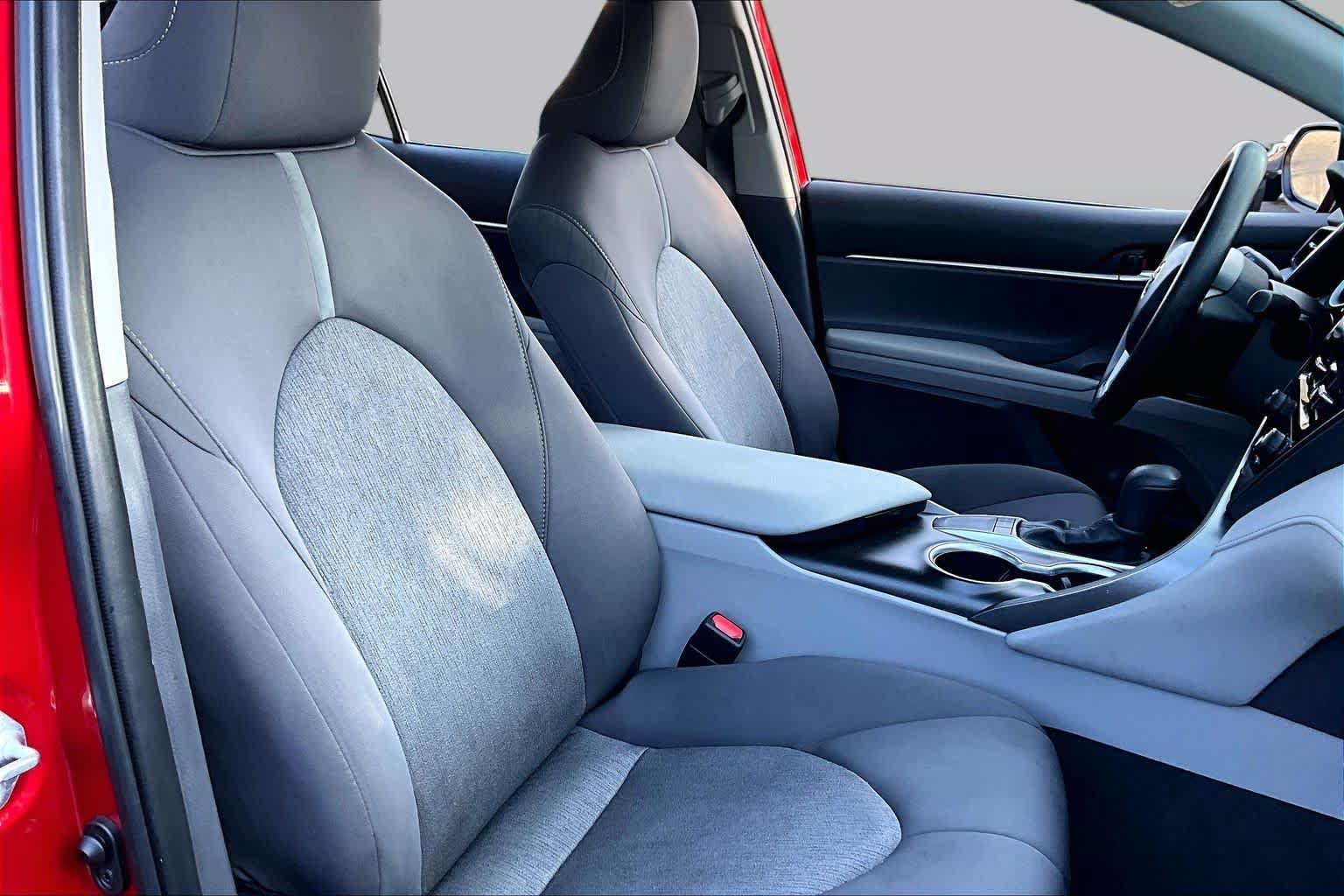 Used 2023 Toyota Camry LE w/ Convenience Package FWD image 8