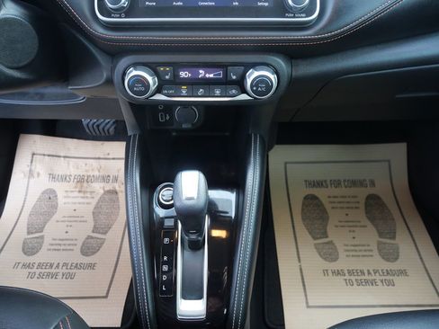 Used 2020 Nissan Kicks SR w/ SR Premium Package image 12