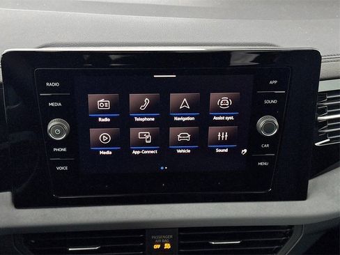 Used 2025 Volkswagen Jetta SE FWD image 13
