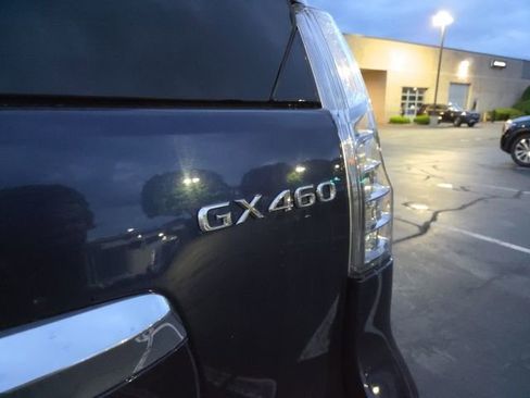 Used 2018 Lexus GX 460 Premium AWD/4WD image 2